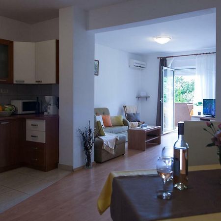 Apartment Helga Лижнян Экстерьер фото