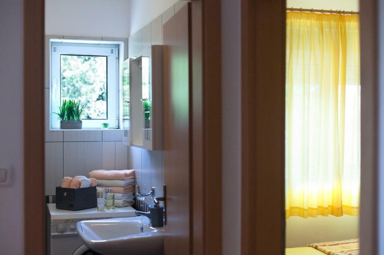 Apartment Helga Лижнян Экстерьер фото