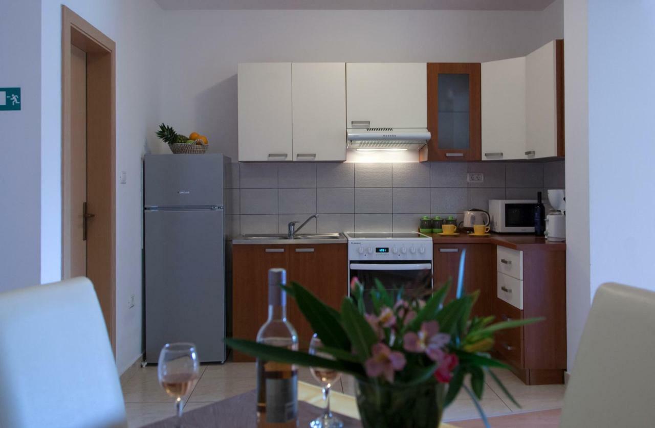 Apartment Helga Лижнян Экстерьер фото